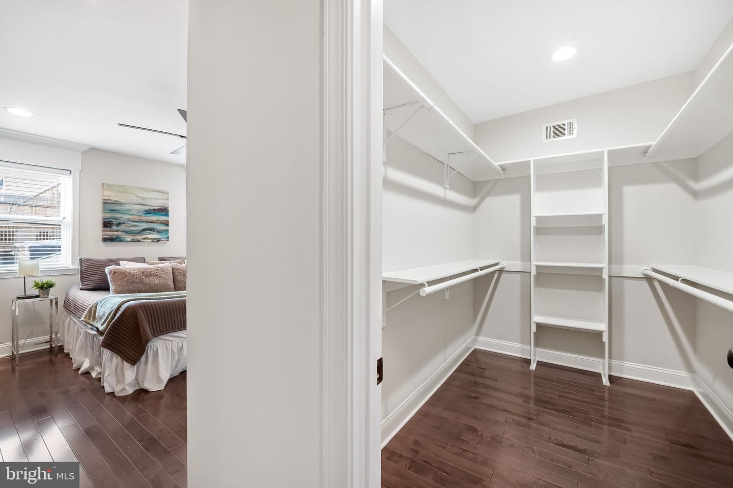 103 W Ostend Street photo 21