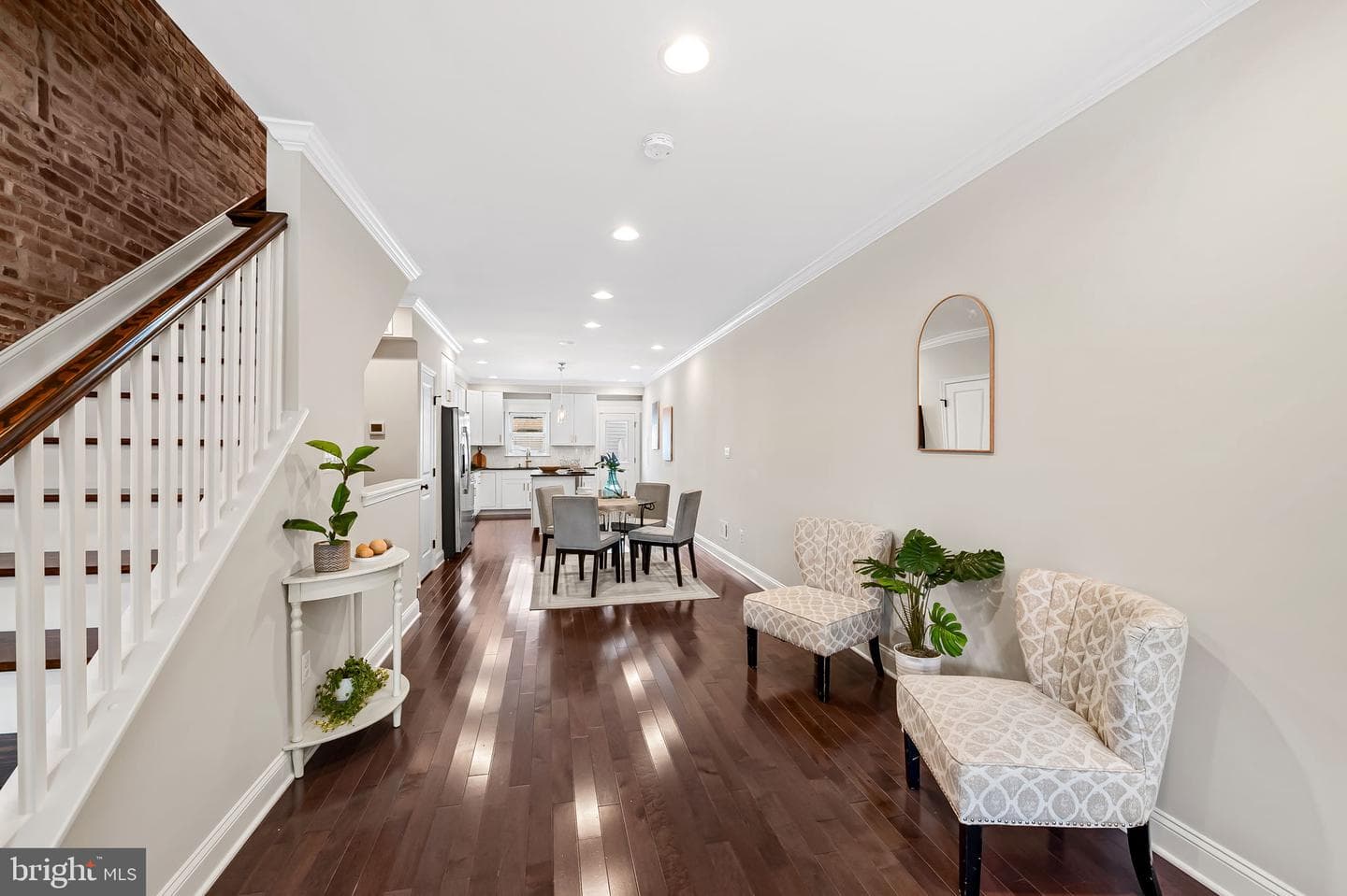 103 W Ostend Street photo 7