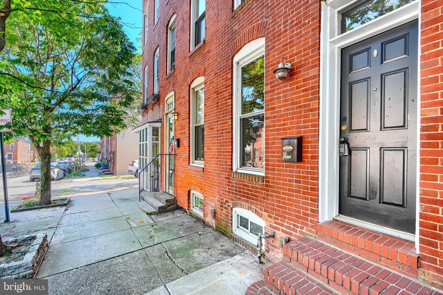 2519 Fleet Street photo 1