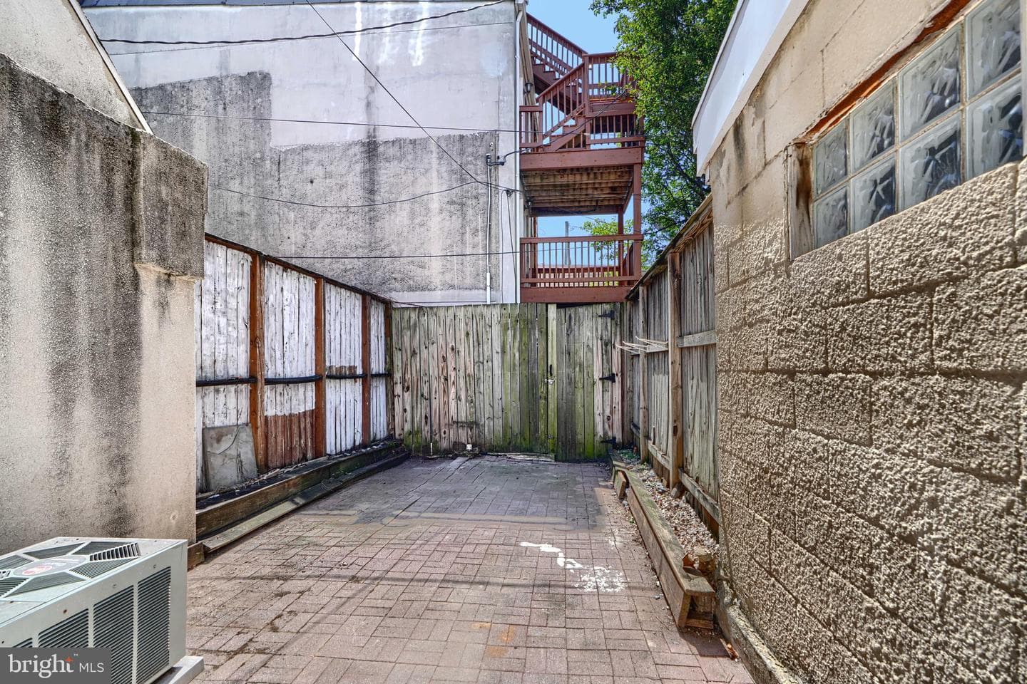 2519 Fleet Street photo 10