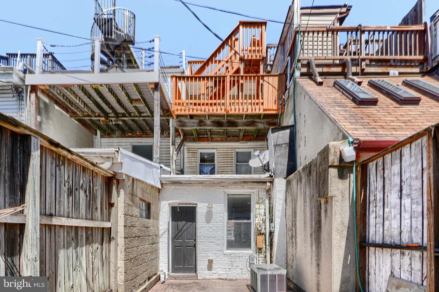 2519 Fleet Street photo 11