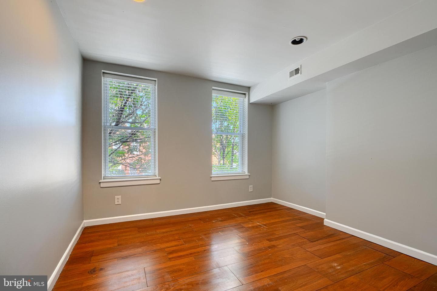 2519 Fleet Street photo 13