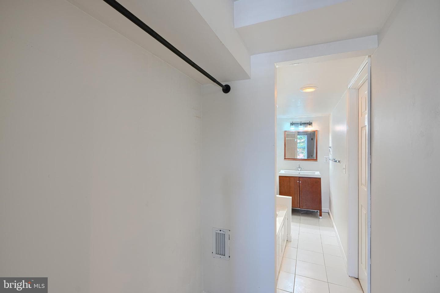 2519 Fleet Street photo 14
