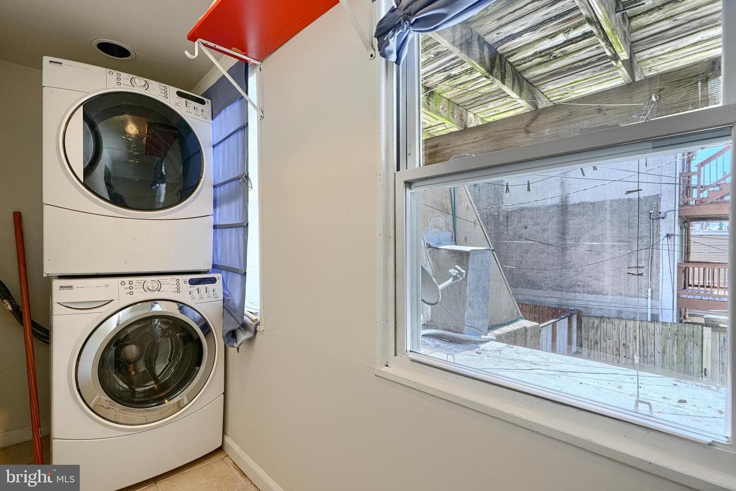 2519 Fleet Street photo 18
