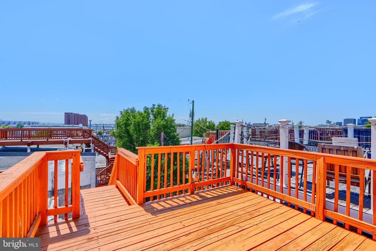 2519 Fleet Street photo 2