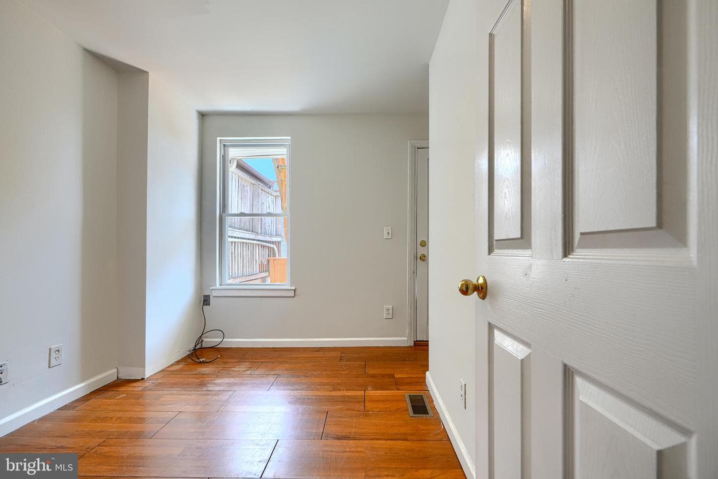 2519 Fleet Street photo 20