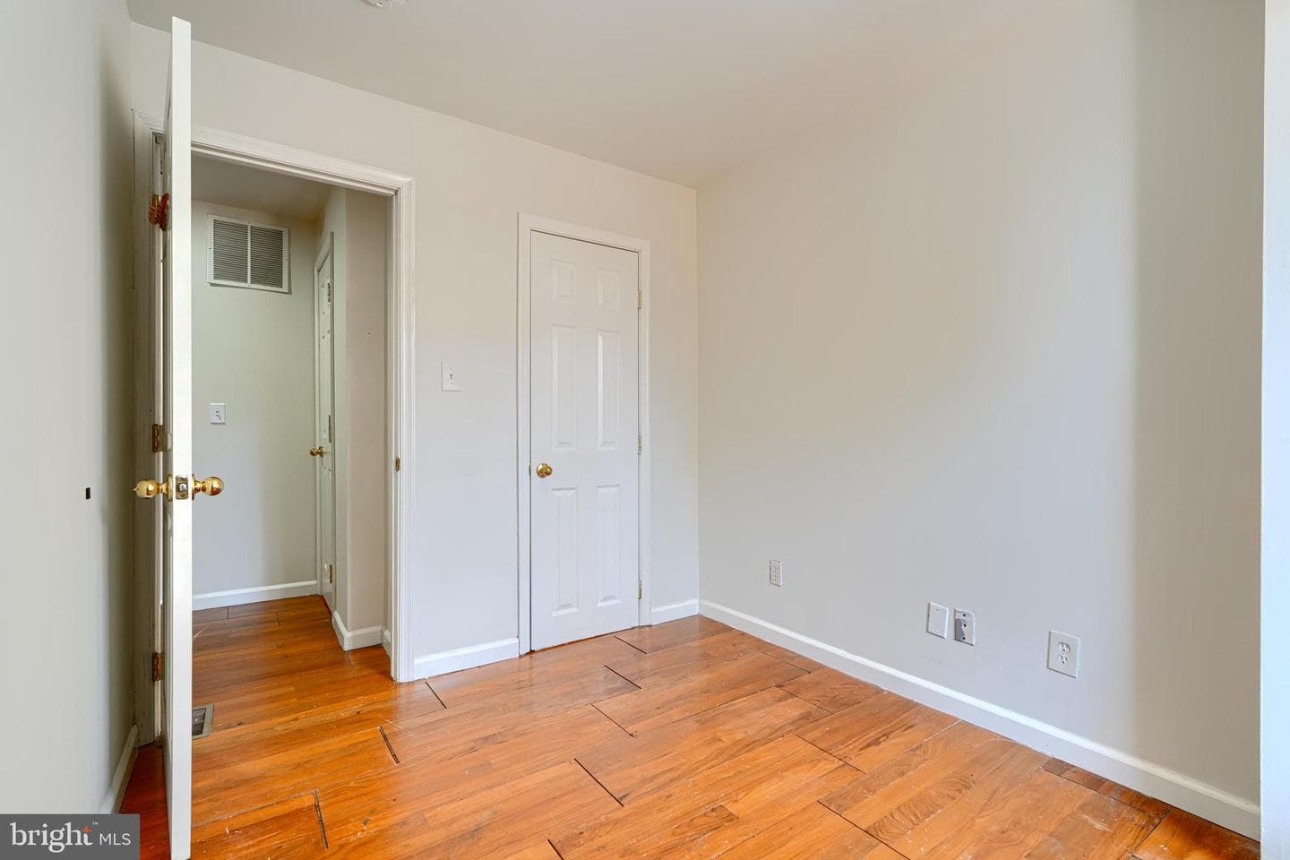 2519 Fleet Street photo 21