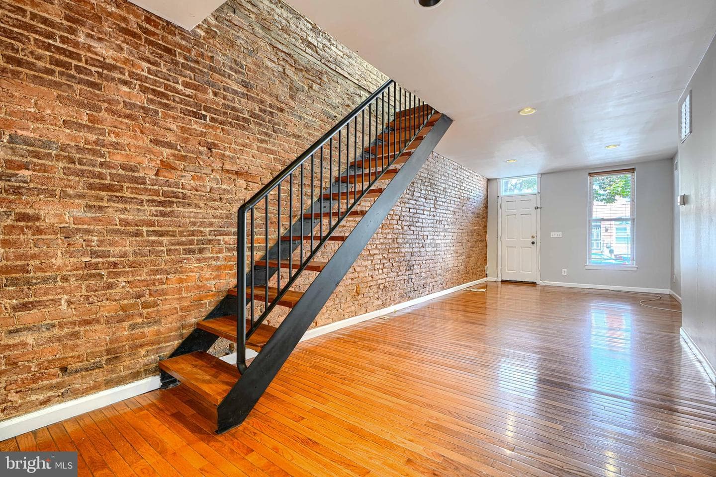 2519 Fleet Street photo 5