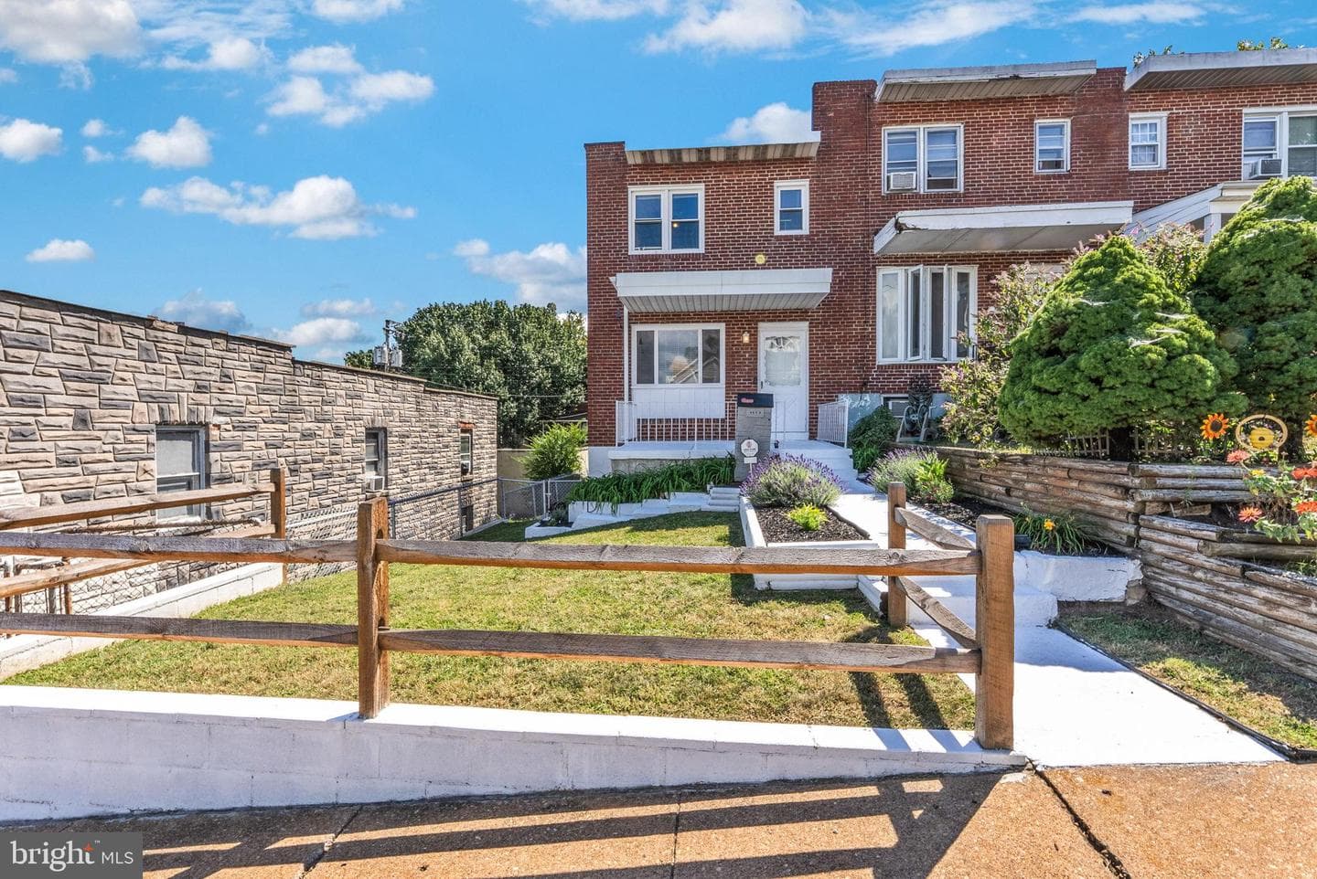 1513 Cypress Street photo 2