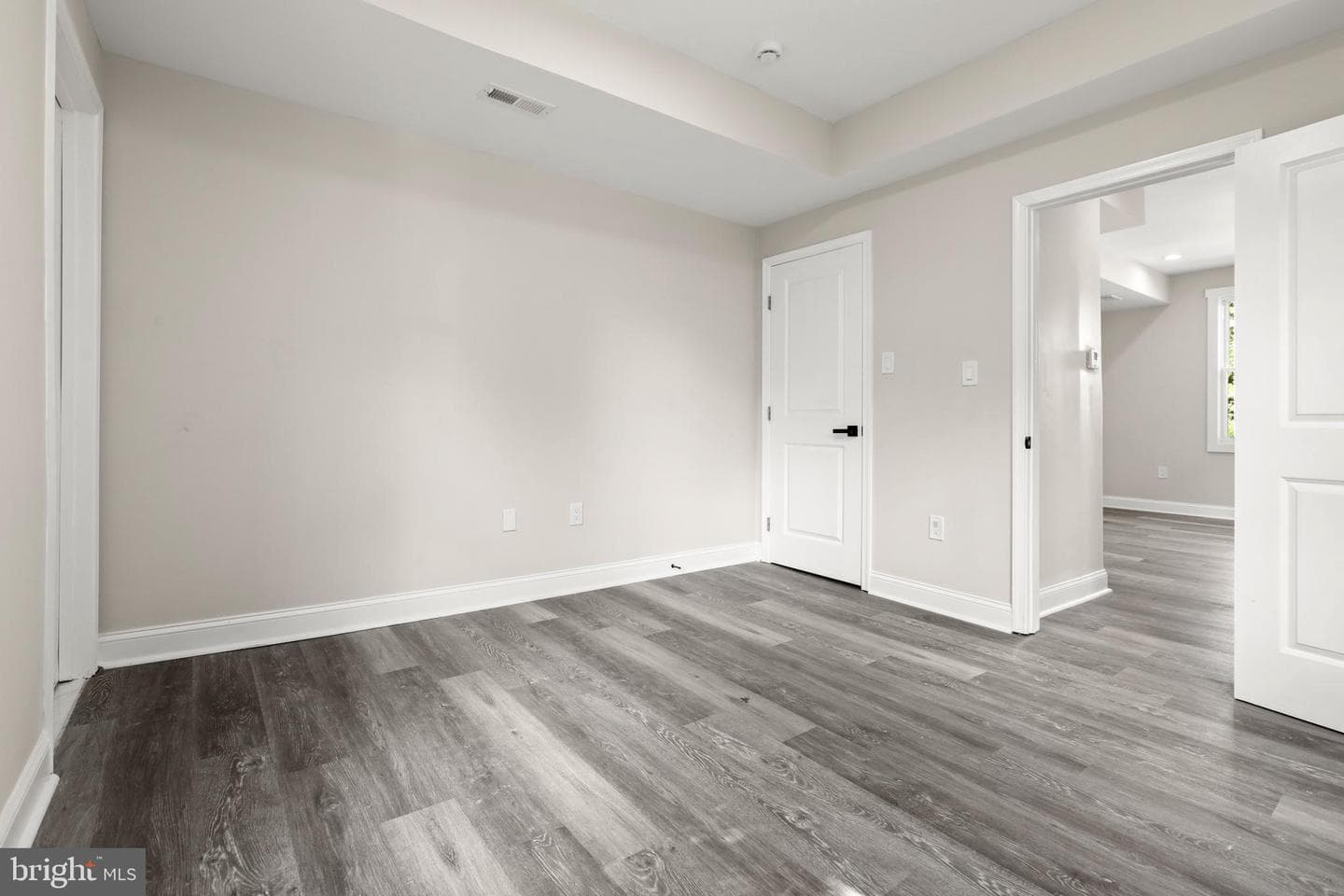505 Mccabe Avenue photo 13