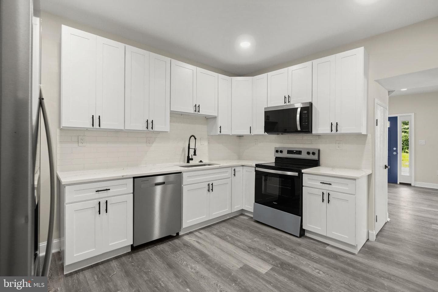 505 Mccabe Avenue photo 18