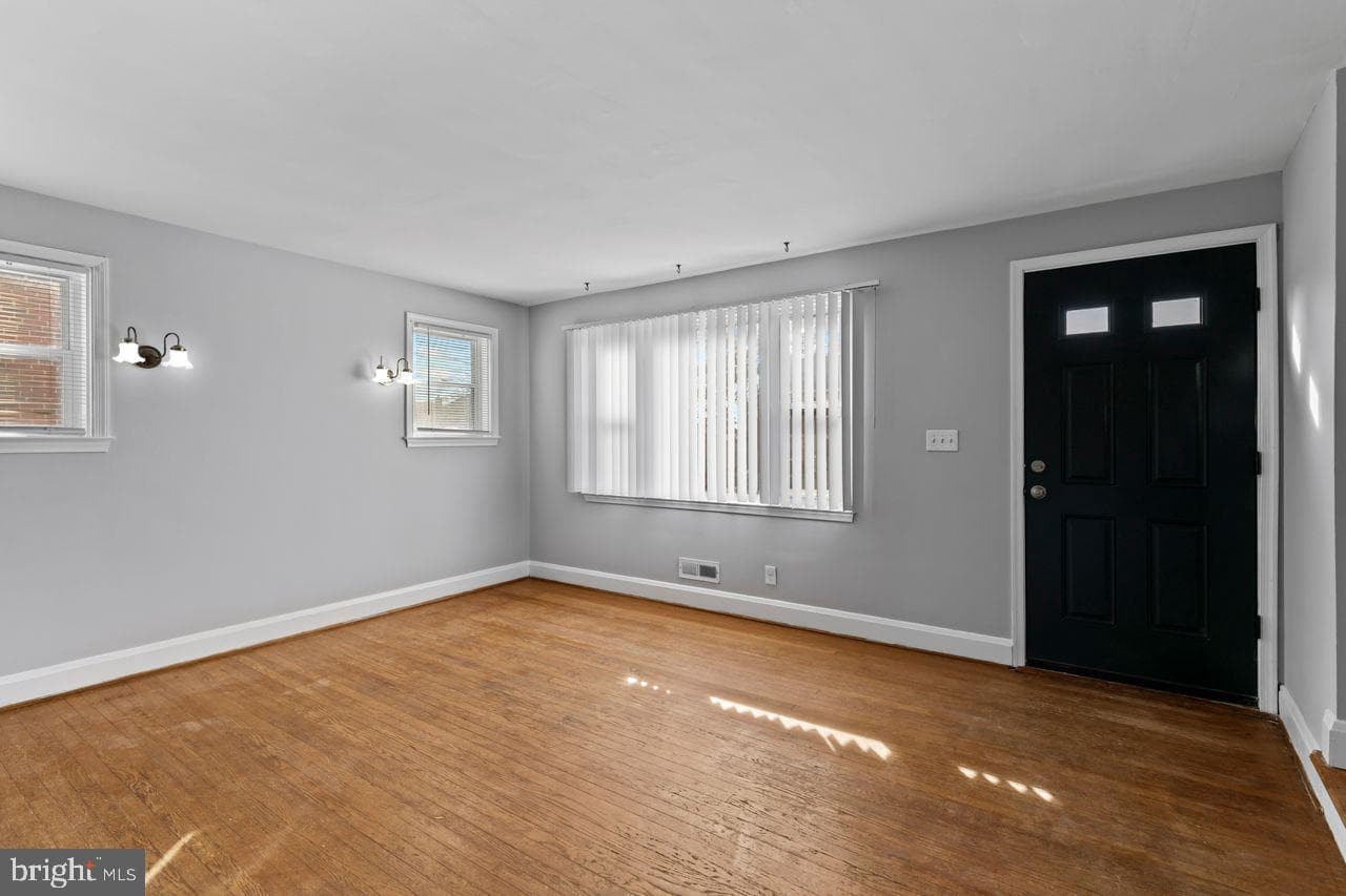 3158 Woodring Avenue photo 8
