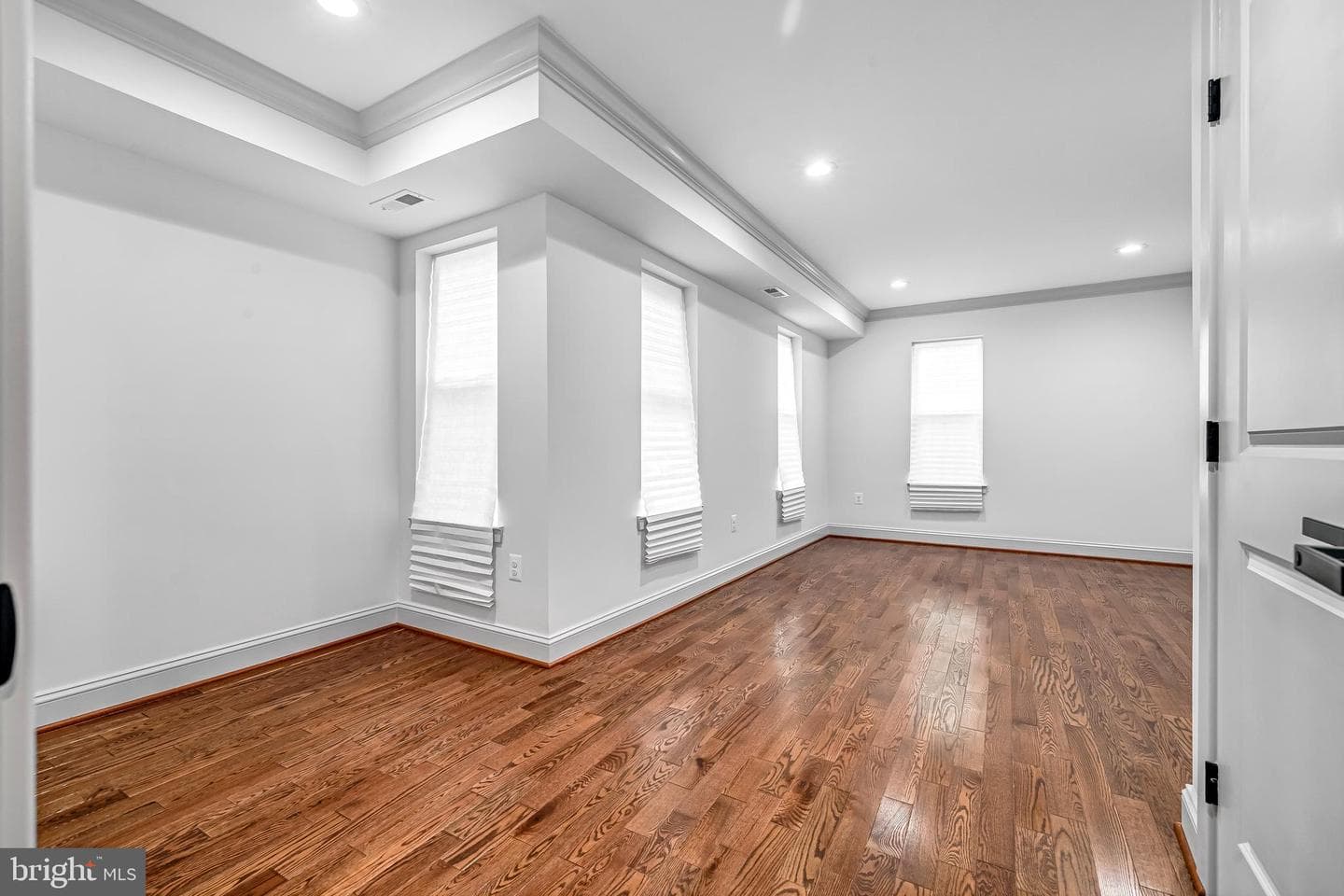 205 S Gilmor Street photo 16