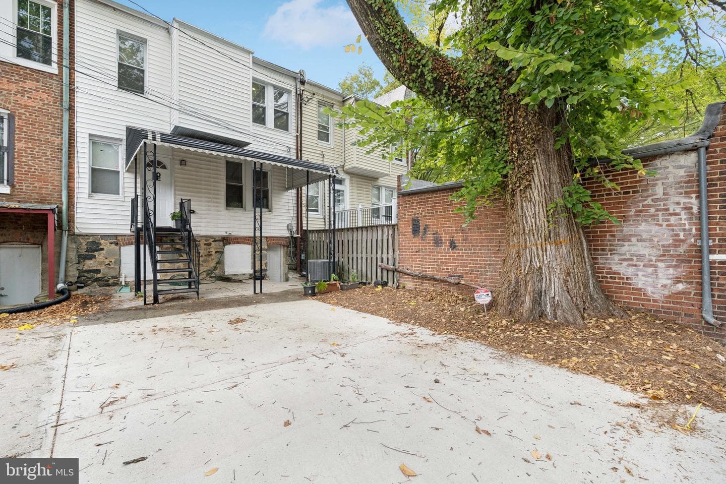 831 E 33rd Street photo 25