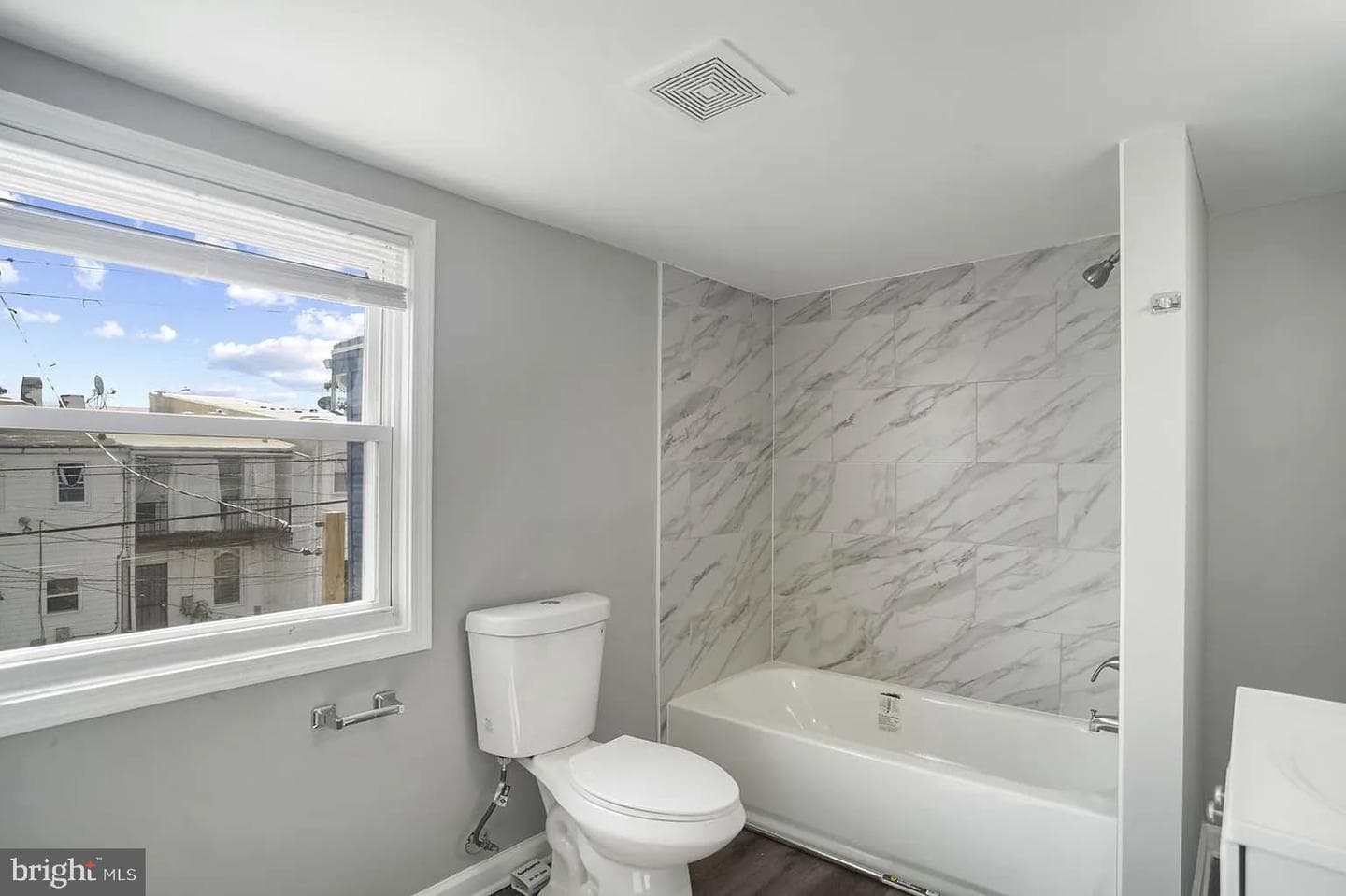 1249 Sargeant Street photo 17