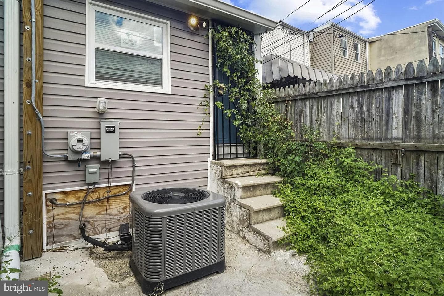 1249 Sargeant Street photo 18