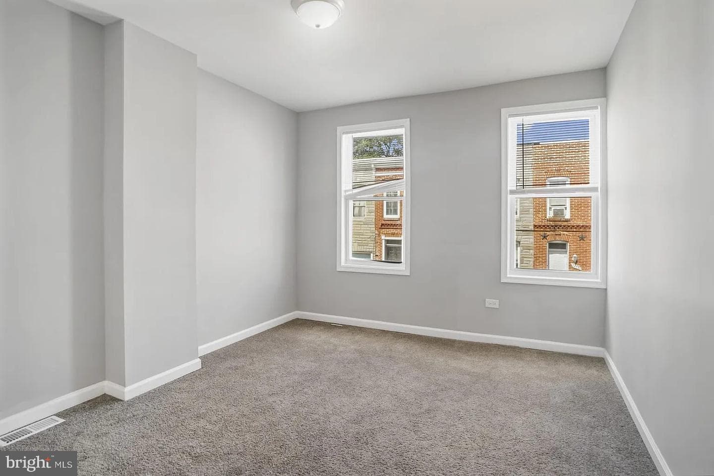 1249 Sargeant Street photo 3