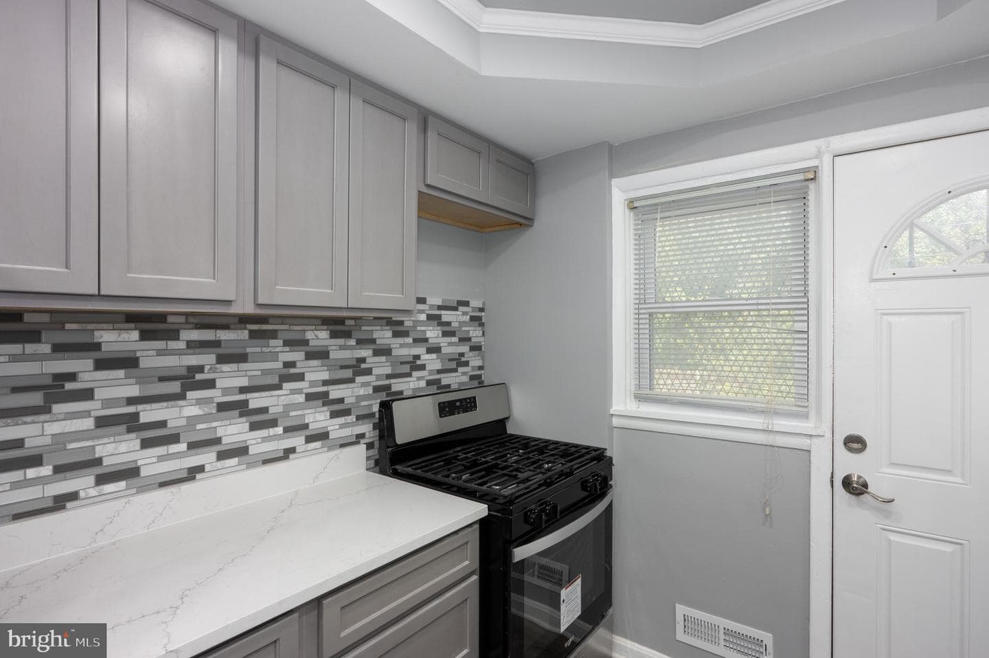 810 Reverdy Road photo 10