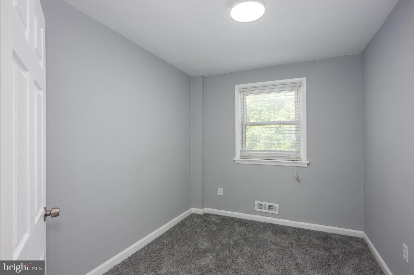 810 Reverdy Road photo 12