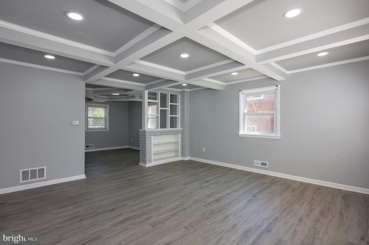 810 Reverdy Road photo 2