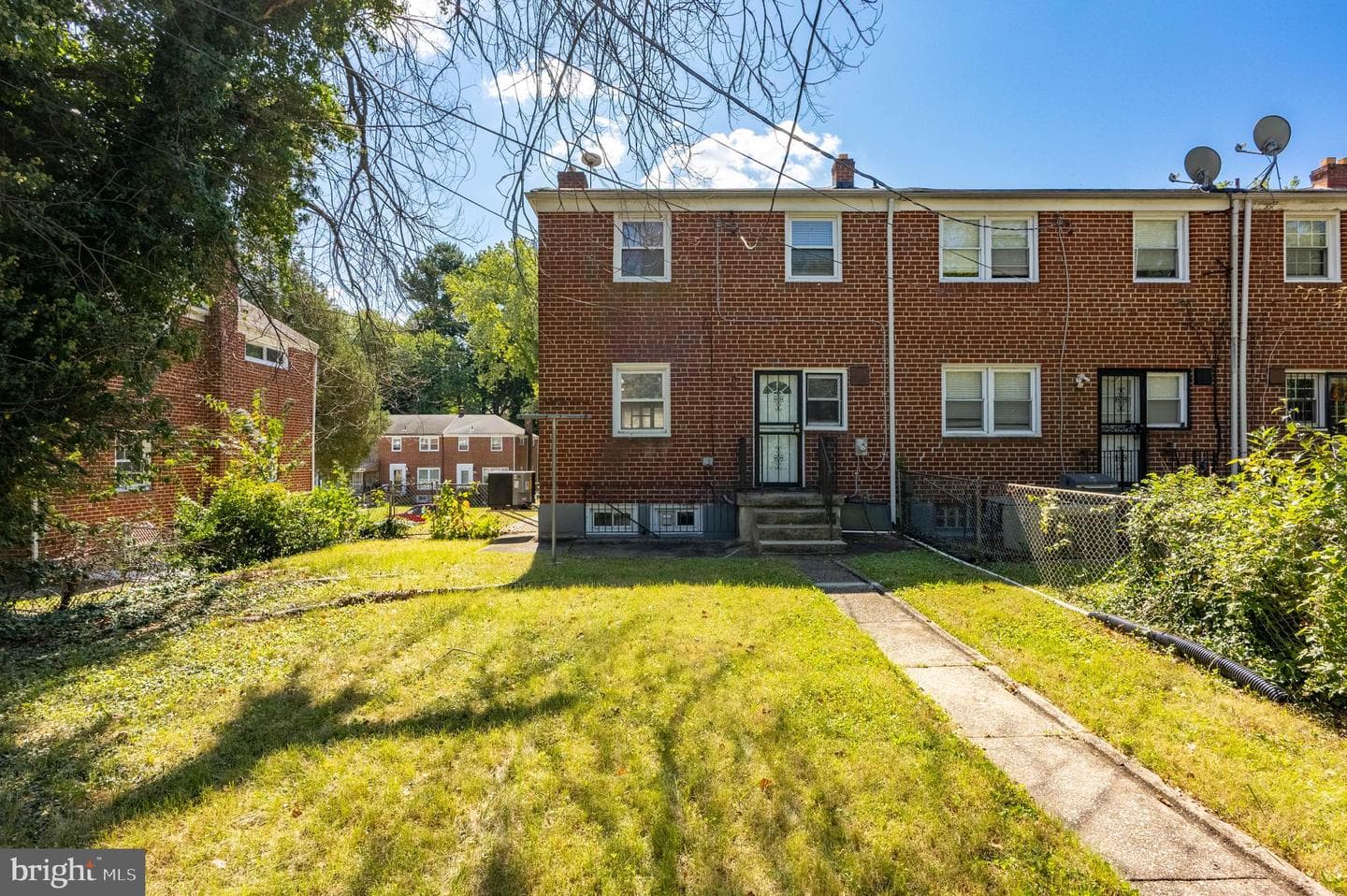 810 Reverdy Road photo 25