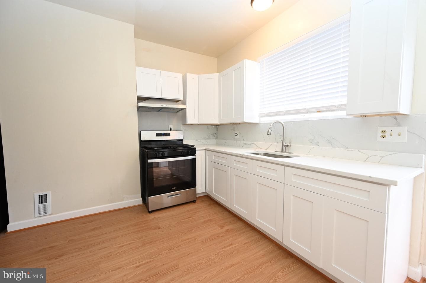 120 N Kenwood Avenue photo 8