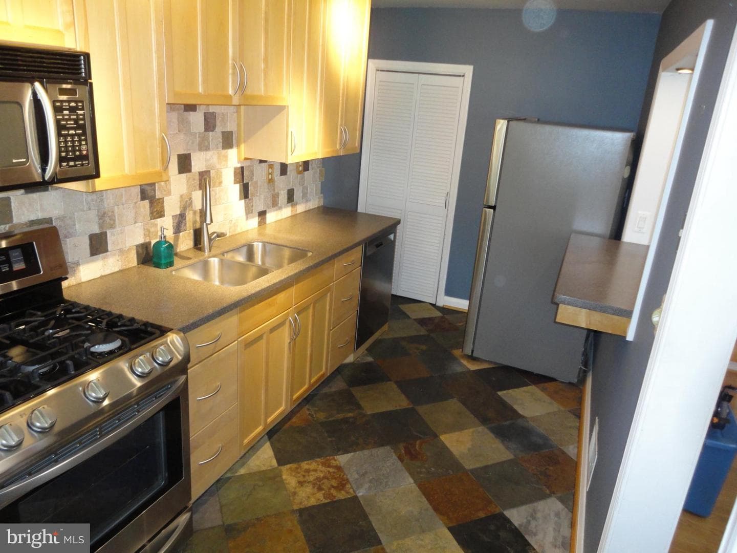 263 Medwick Garth E photo 18
