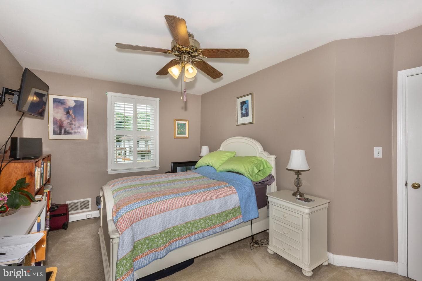 263 Medwick Garth E photo 32