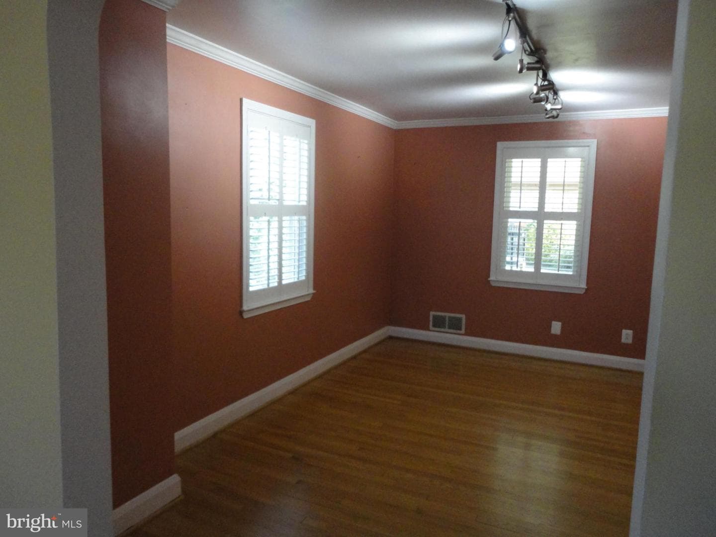 263 Medwick Garth E photo 8