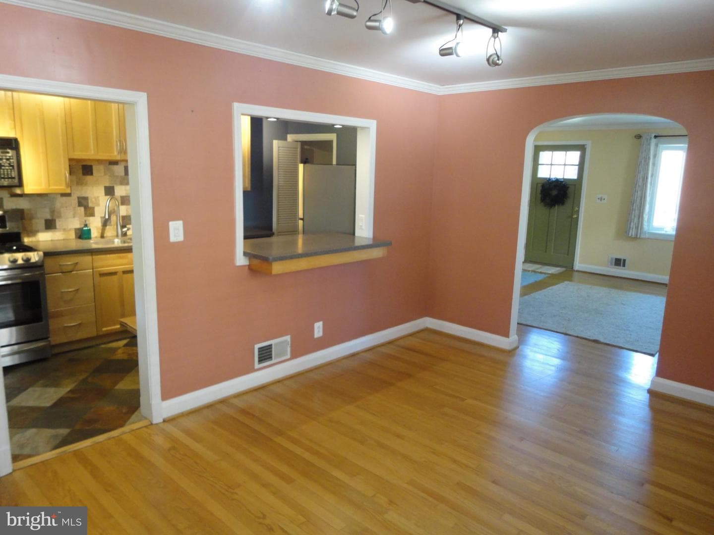 263 Medwick Garth E photo 9
