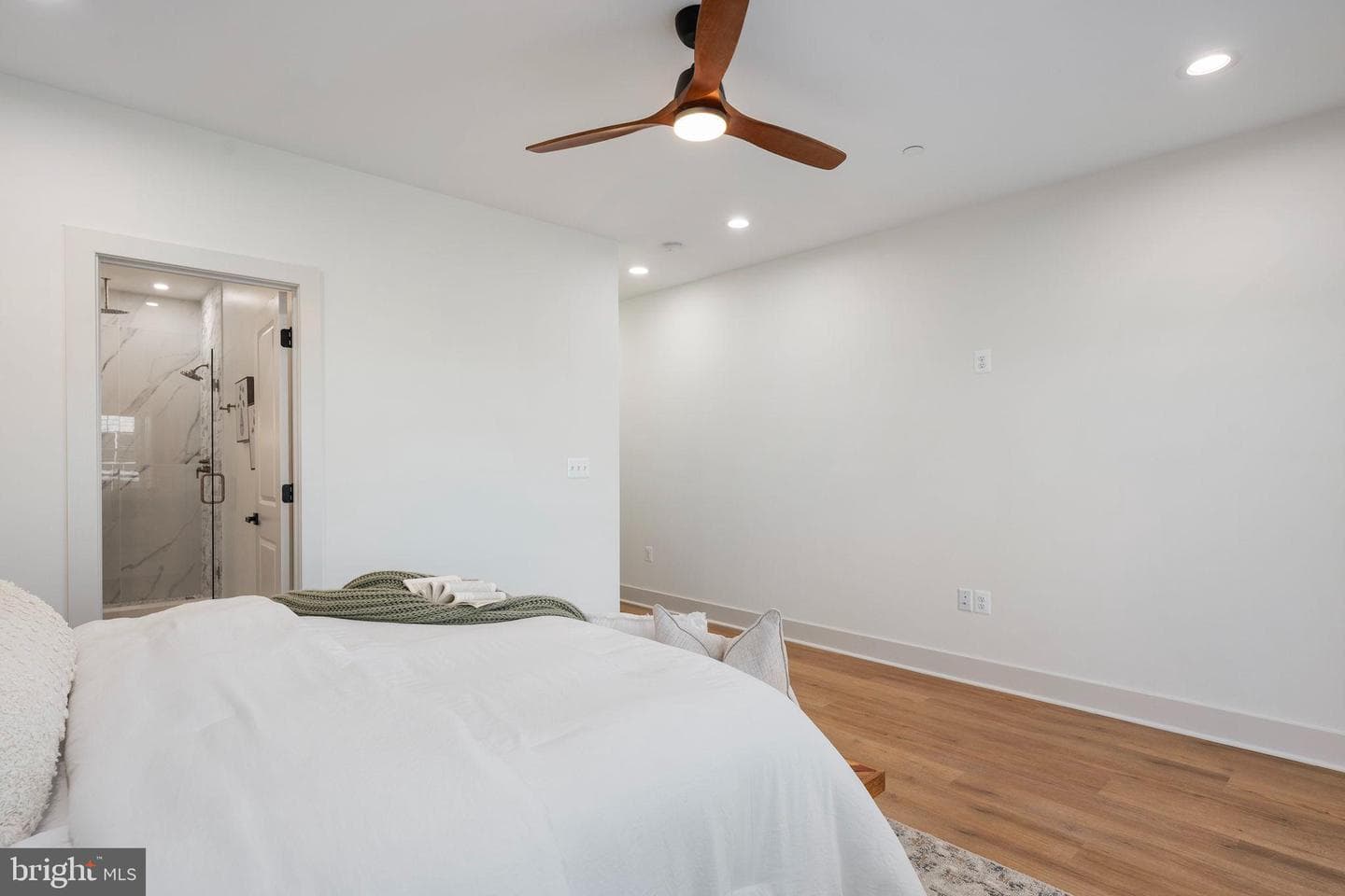 1423 Haubert Street photo 15