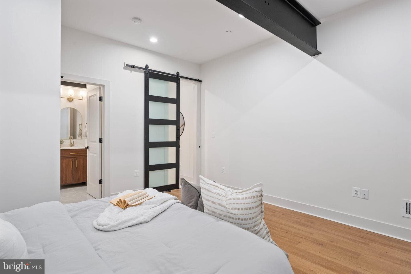 1423 Haubert Street photo 29