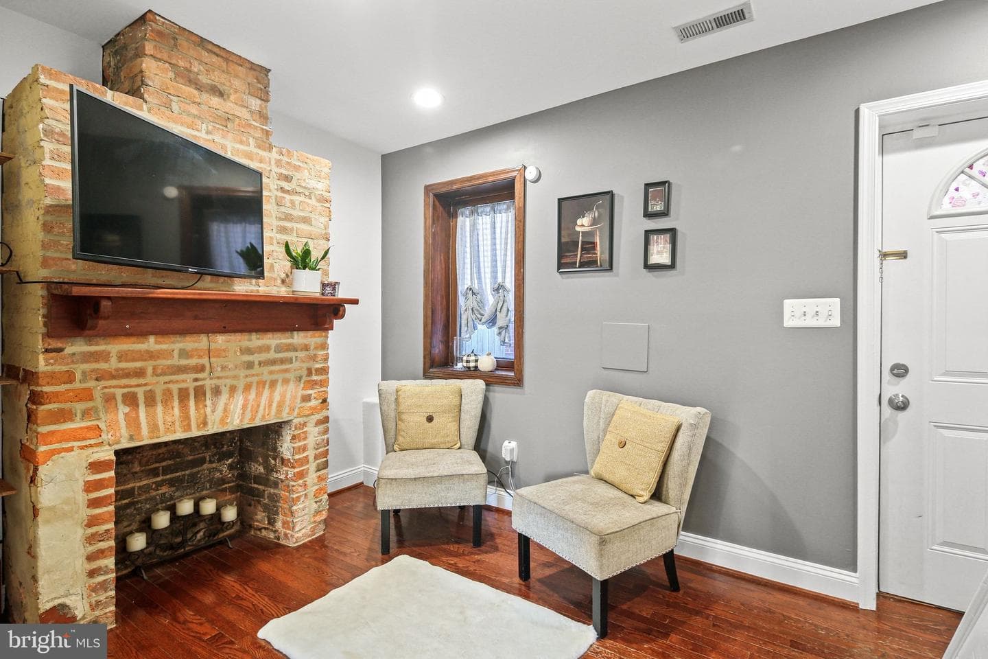 413 Griffin Court photo 3