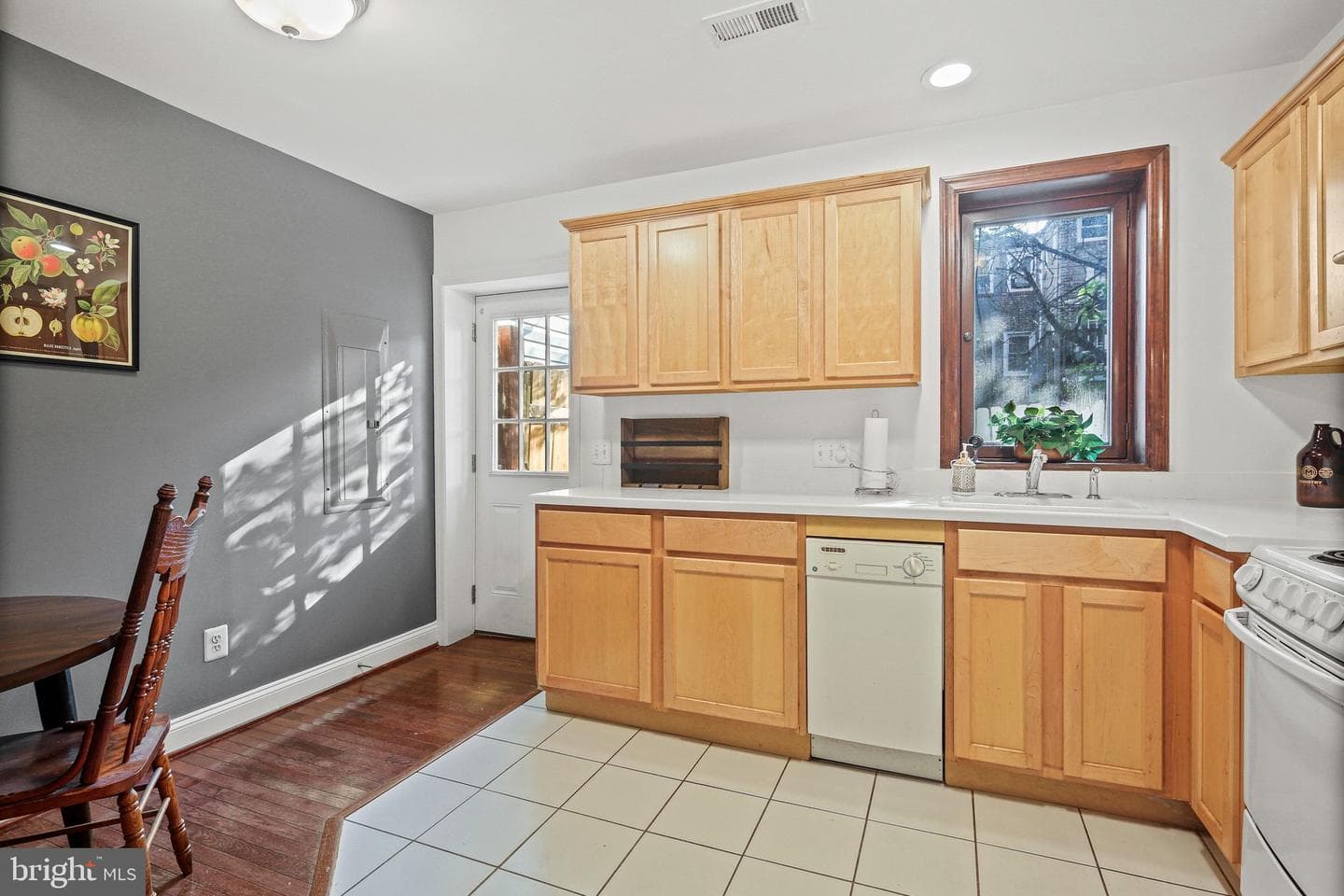 413 Griffin Court photo 6