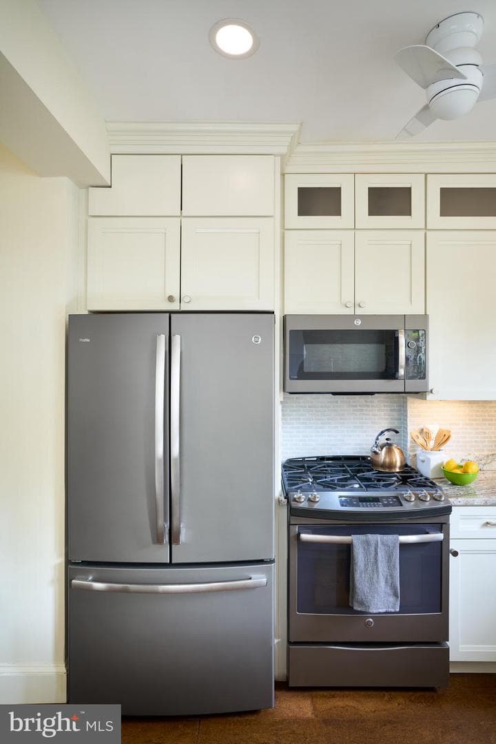 221 Stony Run Lane #j2 photo 16
