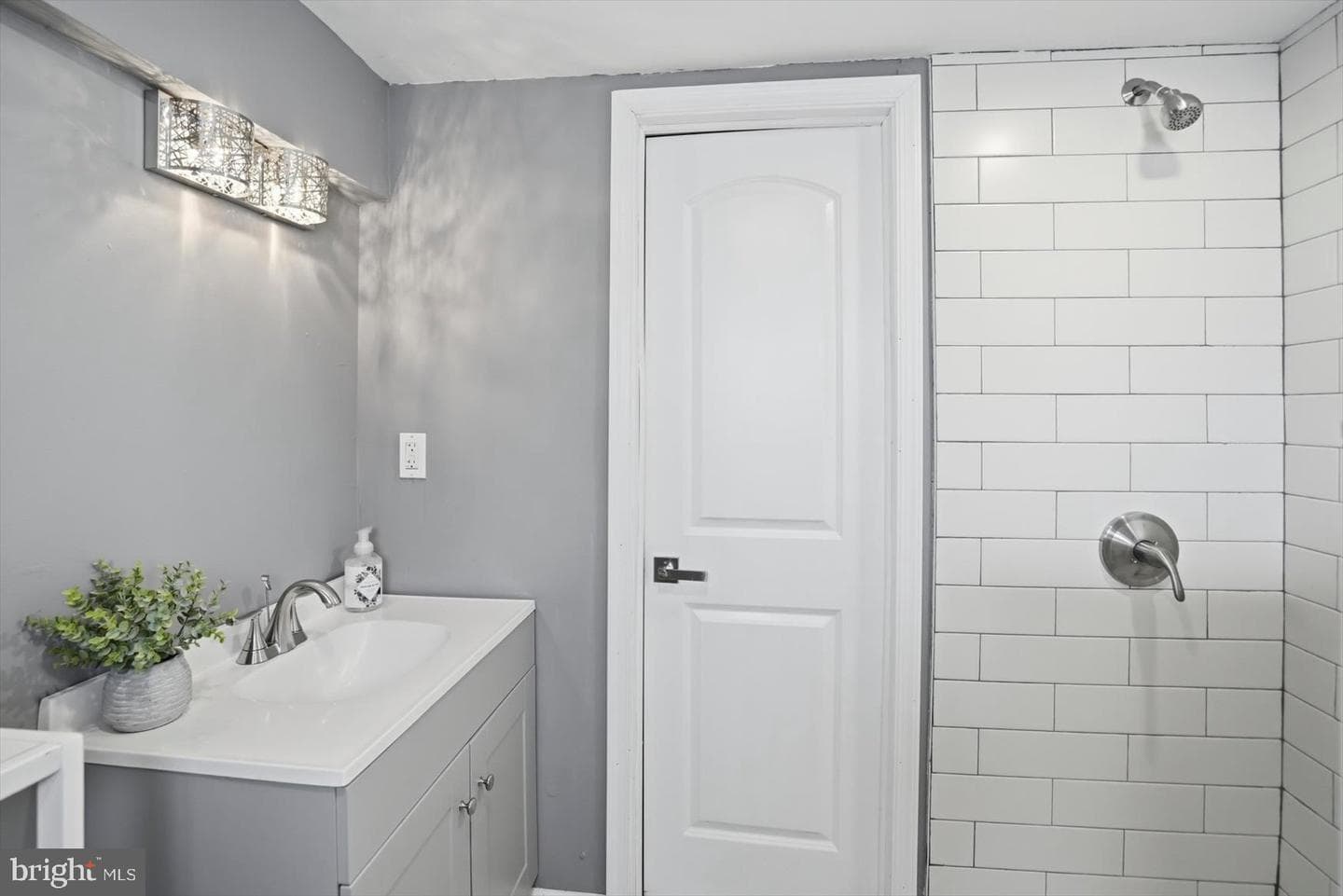 2536 Garrett Avenue photo 18