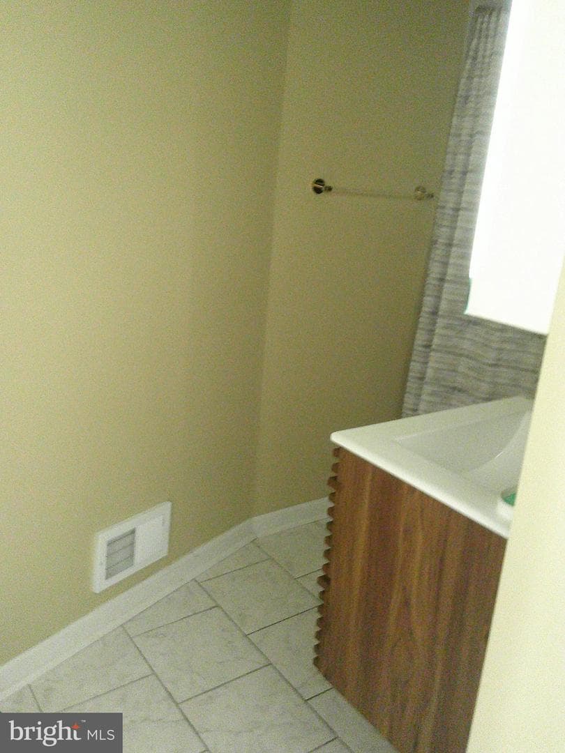 1619 Fulton Avenue N photo 10