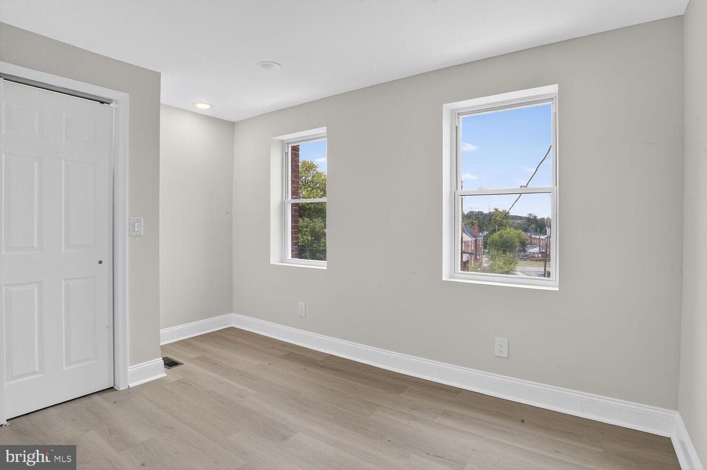 3666 Dudley Avenue photo 11