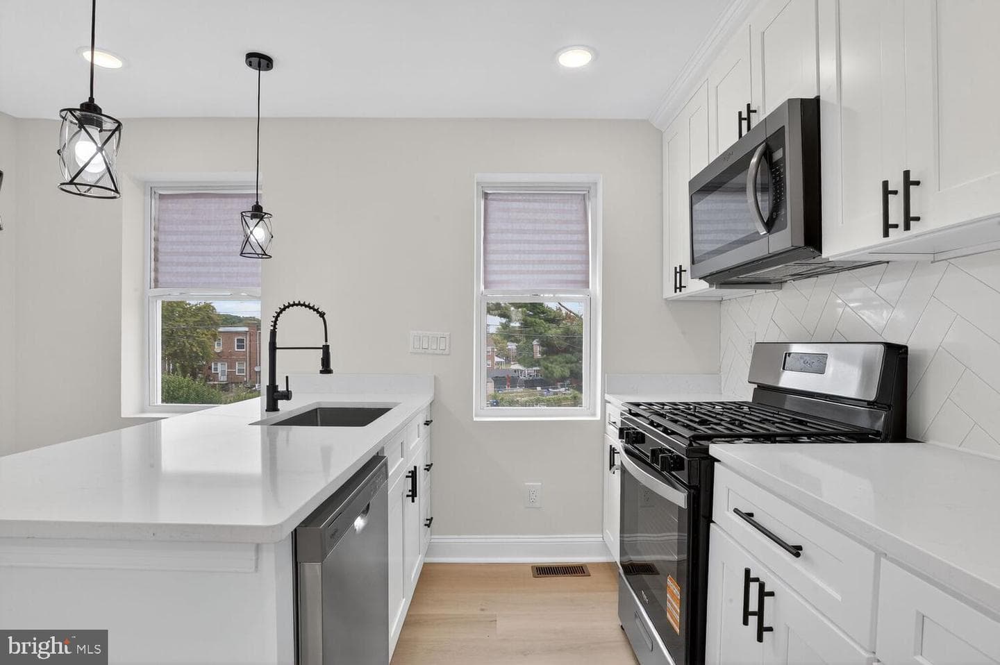 3666 Dudley Avenue photo 4
