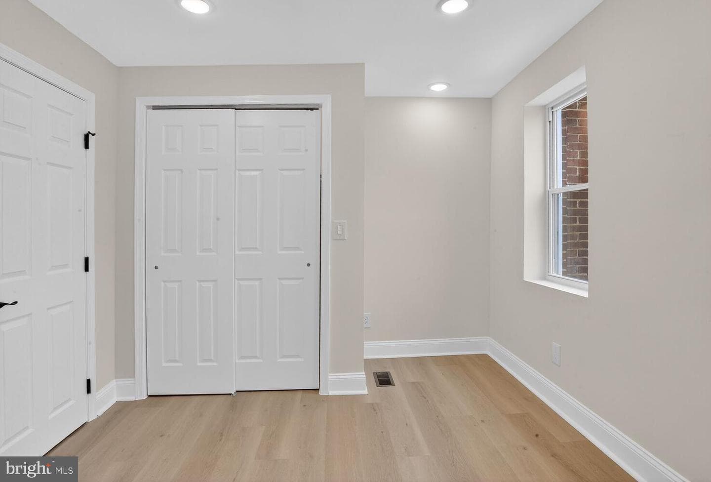 3666 Dudley Avenue photo 8