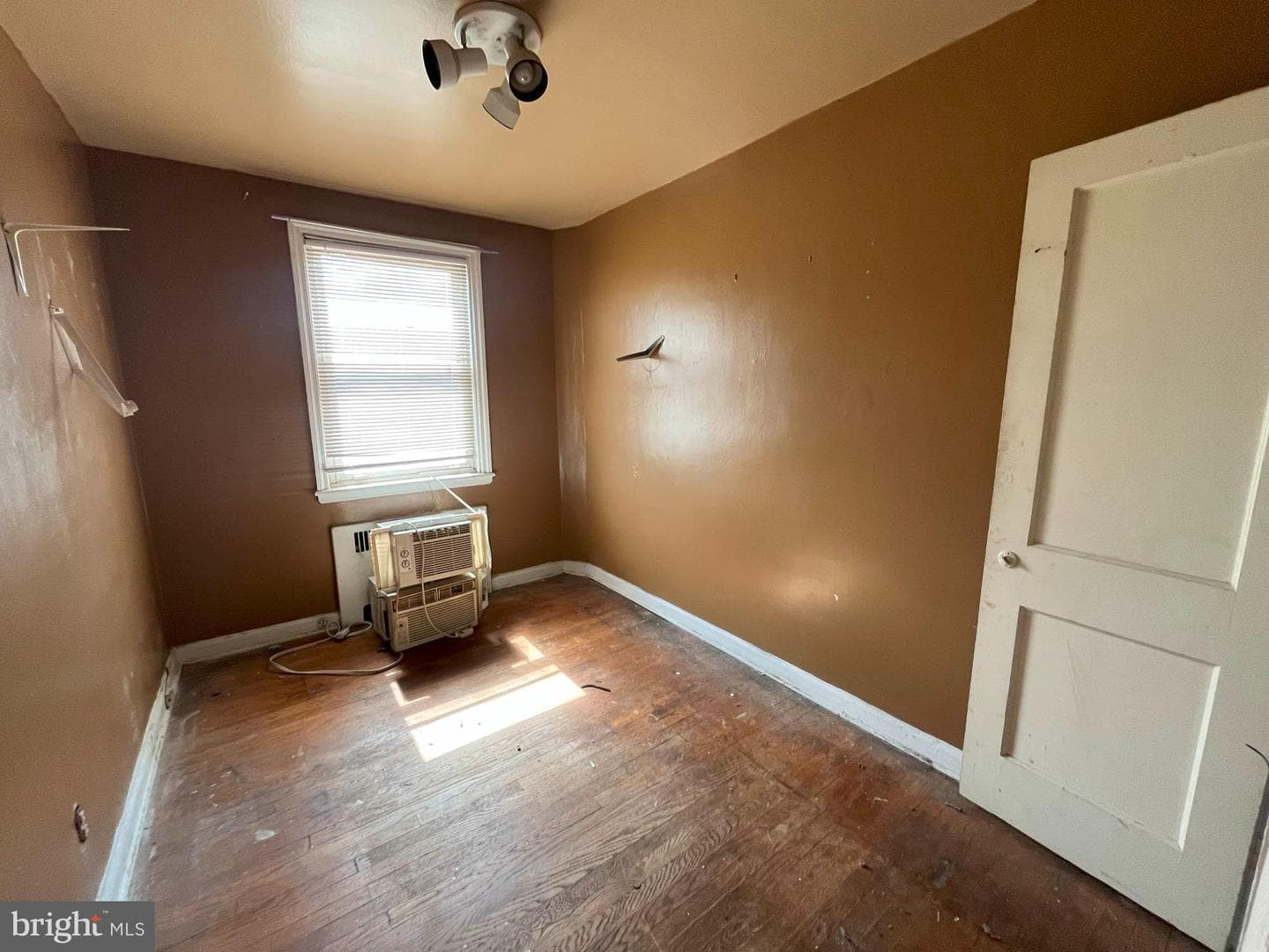1625 Argonne Drive photo 7