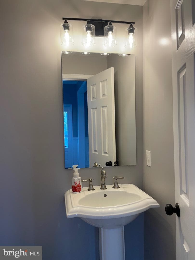 2403 Garrison Boulevard photo 11
