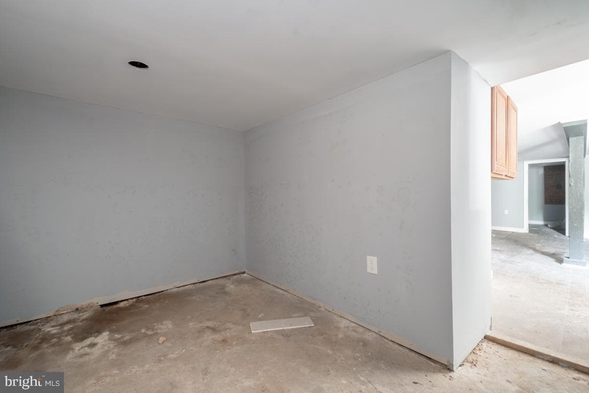 2814 W Cold Spring Lane photo 22