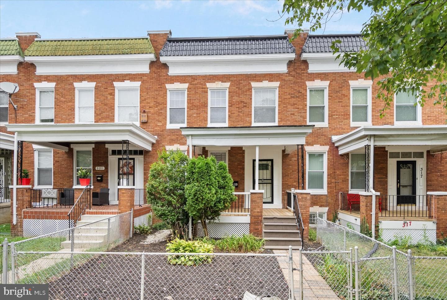319 Lyndhurst Street photo 1