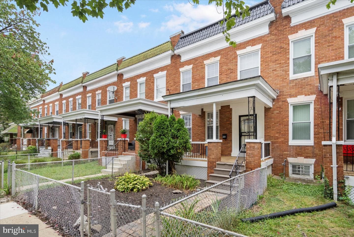 319 Lyndhurst Street photo 2