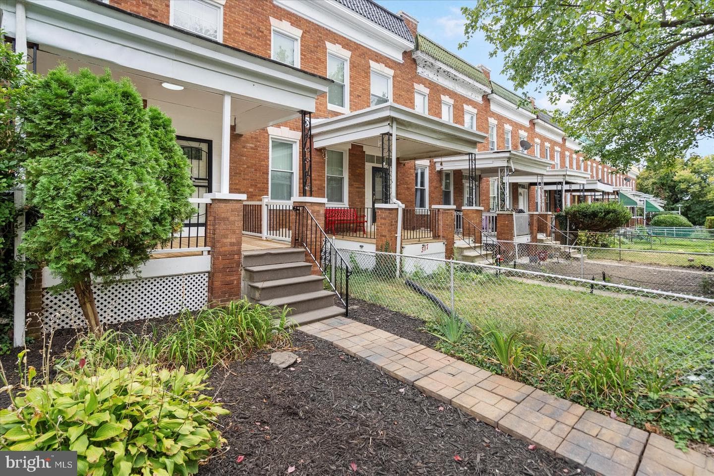 319 Lyndhurst Street photo 3