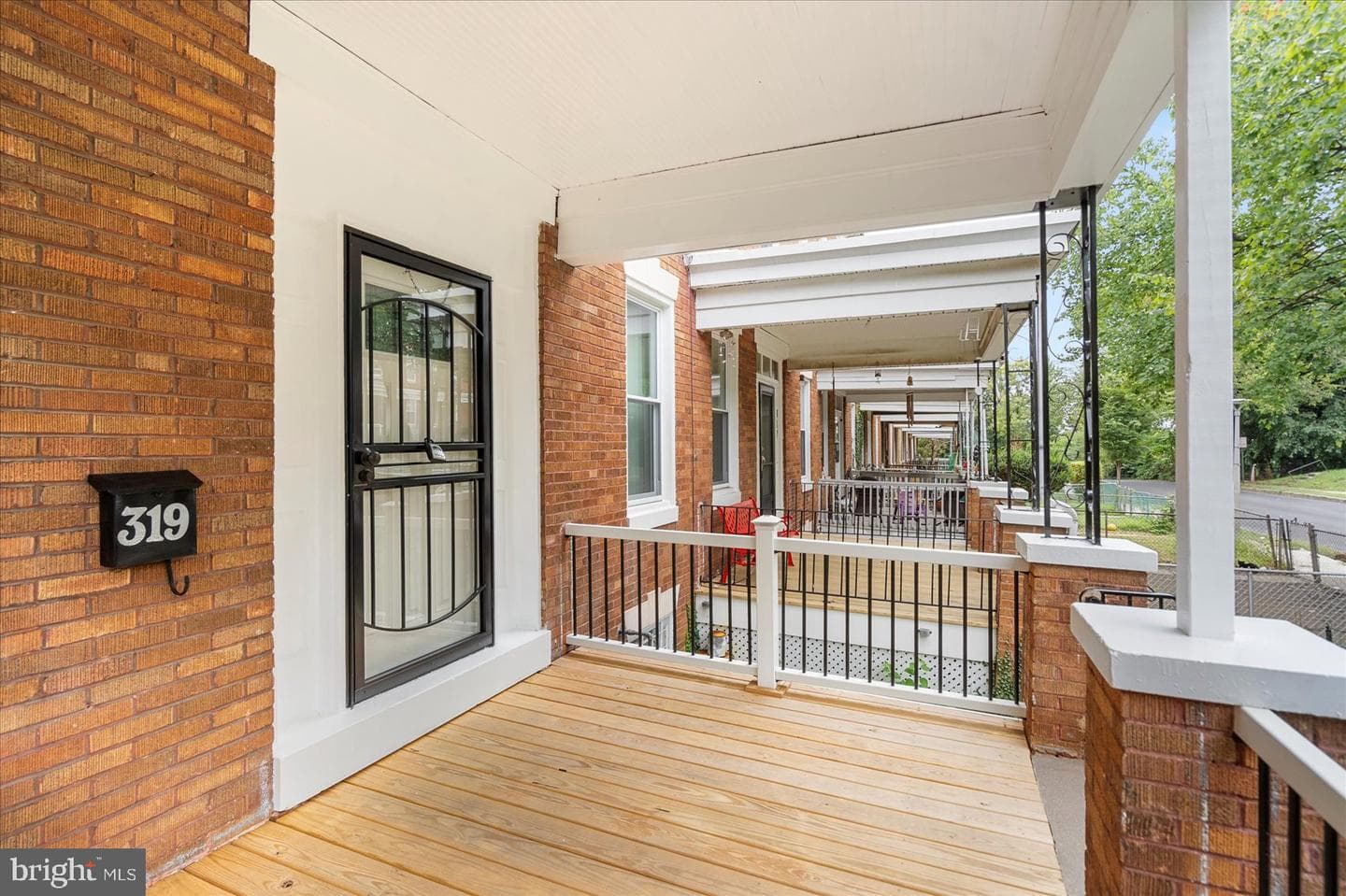 319 Lyndhurst Street photo 4
