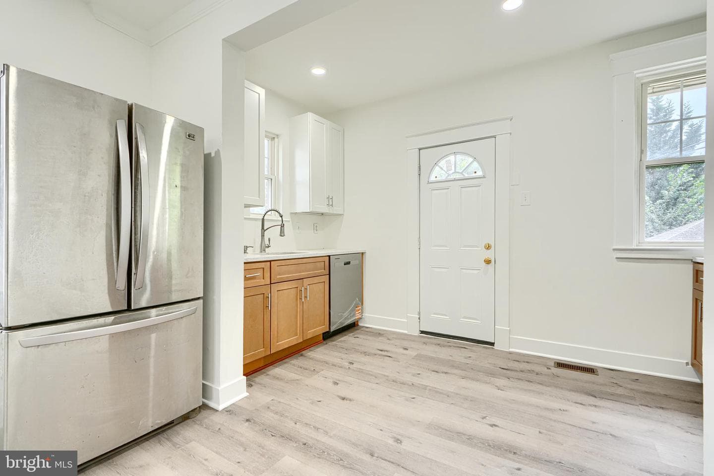 2715 Bayonne Avenue photo 11