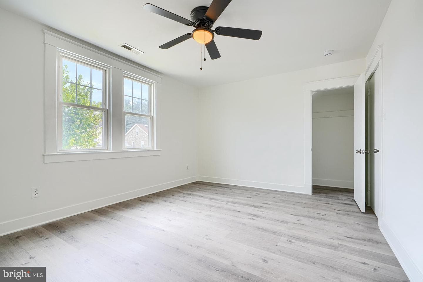 2715 Bayonne Avenue photo 20