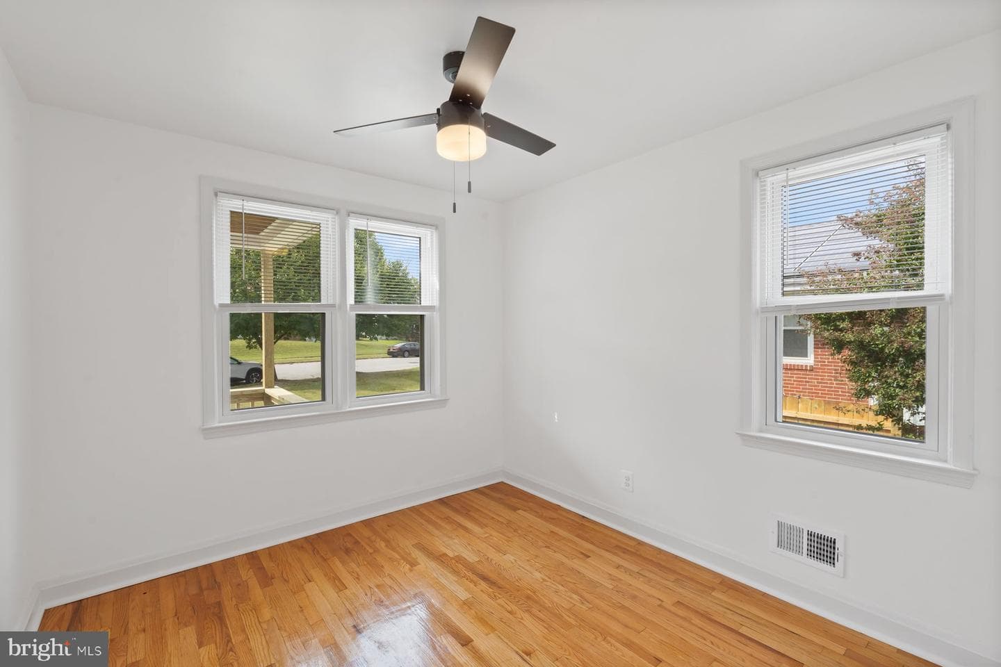 5301 Todd Avenue photo 19